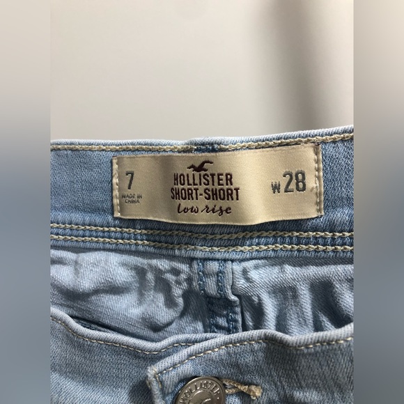 Hollister Distressed Jean Shorts - Picture 3 of 3